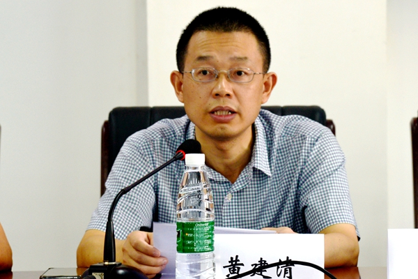 活动开始前,草堂高中校长黄建清发表了热情洋溢的讲话,希望全体参训